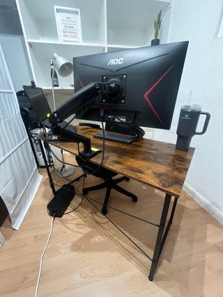 Mesa de oficina en perfecto estado