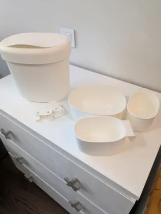 Cestos cambiador bebé y cubo con tapa