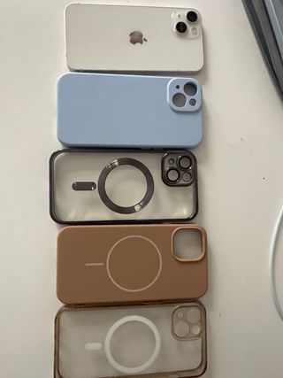 iPhone 13, 128G + cable cargador + 4 fundas