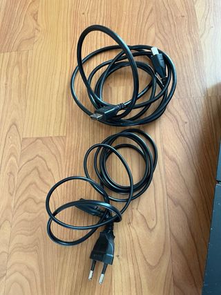 PS4 (PlayStation 4) Negra + 2 Controles