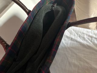 Bolso O bag azul marino con interior estampado