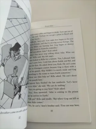 Oxford Bookworms Library: Level 1: Under the Mo...