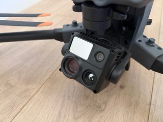 Dron DJI Matrice 30T