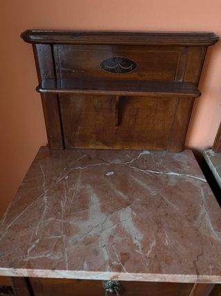 Mesillas antiguas madera y mármol