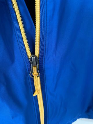 Chubasquero Quechua azul y negro