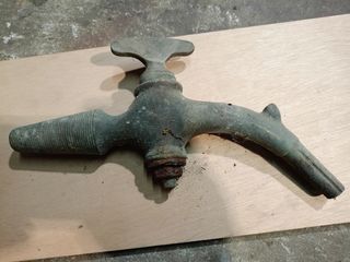 Grifo de tonel antiguo