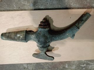 Grifo de tonel antiguo