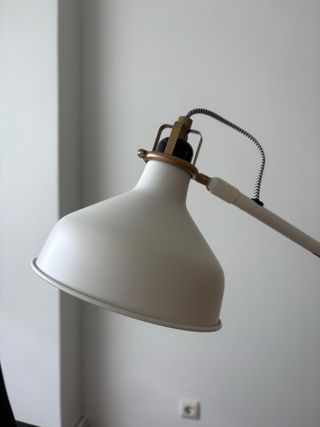 Lámpara Escritorio Ikea RANARP Blanca y Dorada