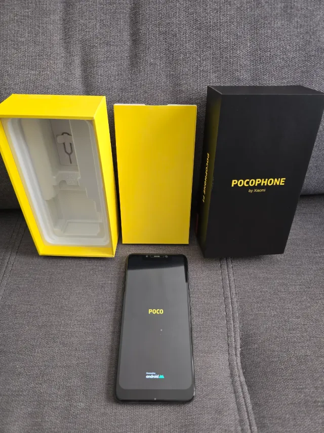 Pocophone F1 6GB RAM 64GB Gris. Buen estado.