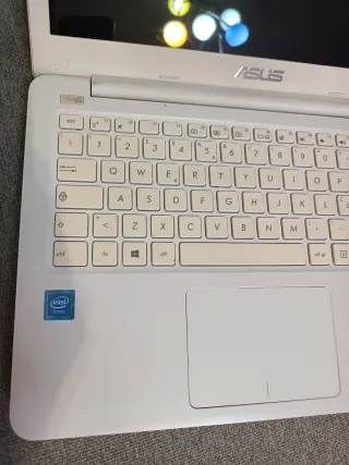 Notebook Asus F402S non testato leggi descrizione