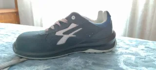 Zapatos U Power negros y azules