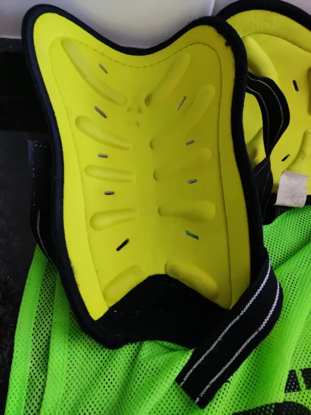 Protecciones Kipsta para fútbol