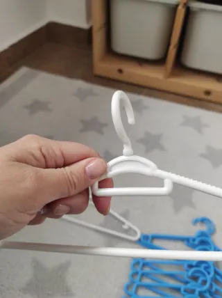 Lote 9 perchas infantiles azules