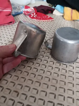 Jarras de aluminio vintage (2 unidades)