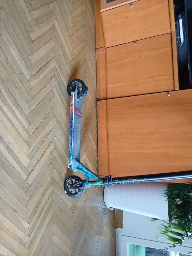 Scooter Blunt Prodigy S8