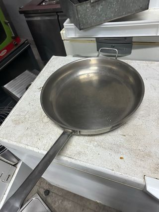 Padella in acciaio inox 41x41x8 in buone condizioni