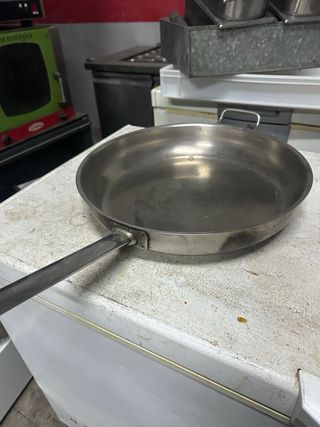 Padella in acciaio inox 41x41x8 in buone condizioni