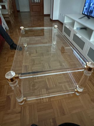 Mesa centro cristal y metacrilato dorado