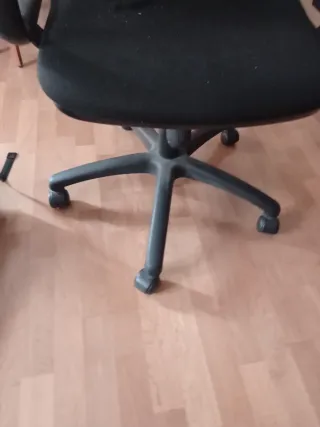 Silla de oficina negra