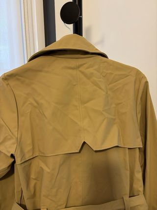 Gabardina RAINS Beige Talla XS sin usar