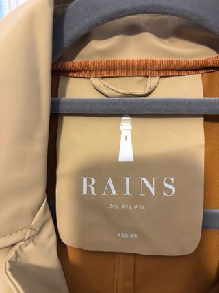 Gabardina RAINS Beige Talla XS sin usar