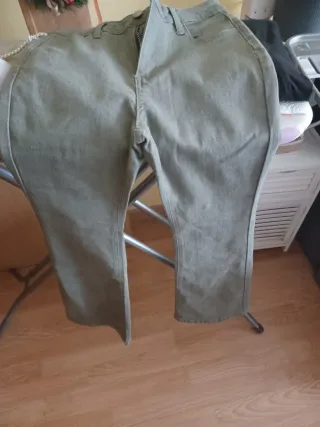 Pantalón elástico verde