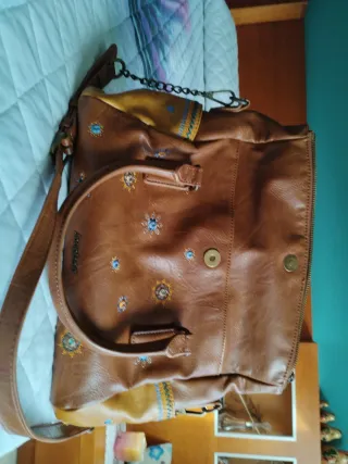 Bolso Desigual Marrón y Amarillo Casi Nuevo