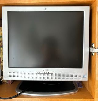 Pantalla HP 1530 Plata