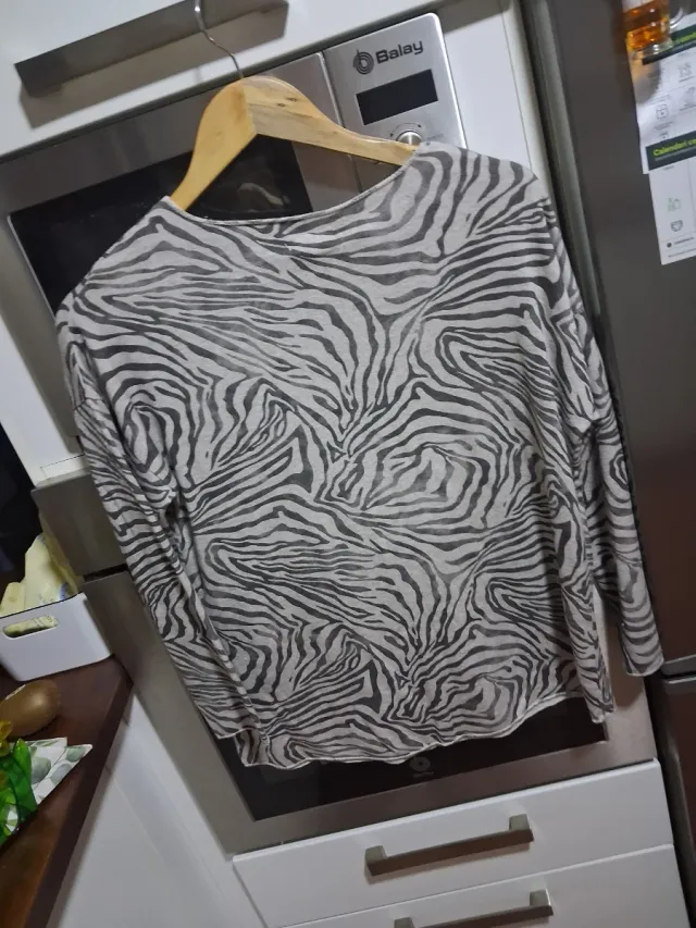 Jersey de lana con estampado cebra