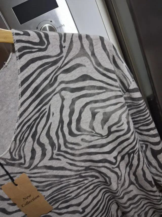 Jersey de lana con estampado cebra