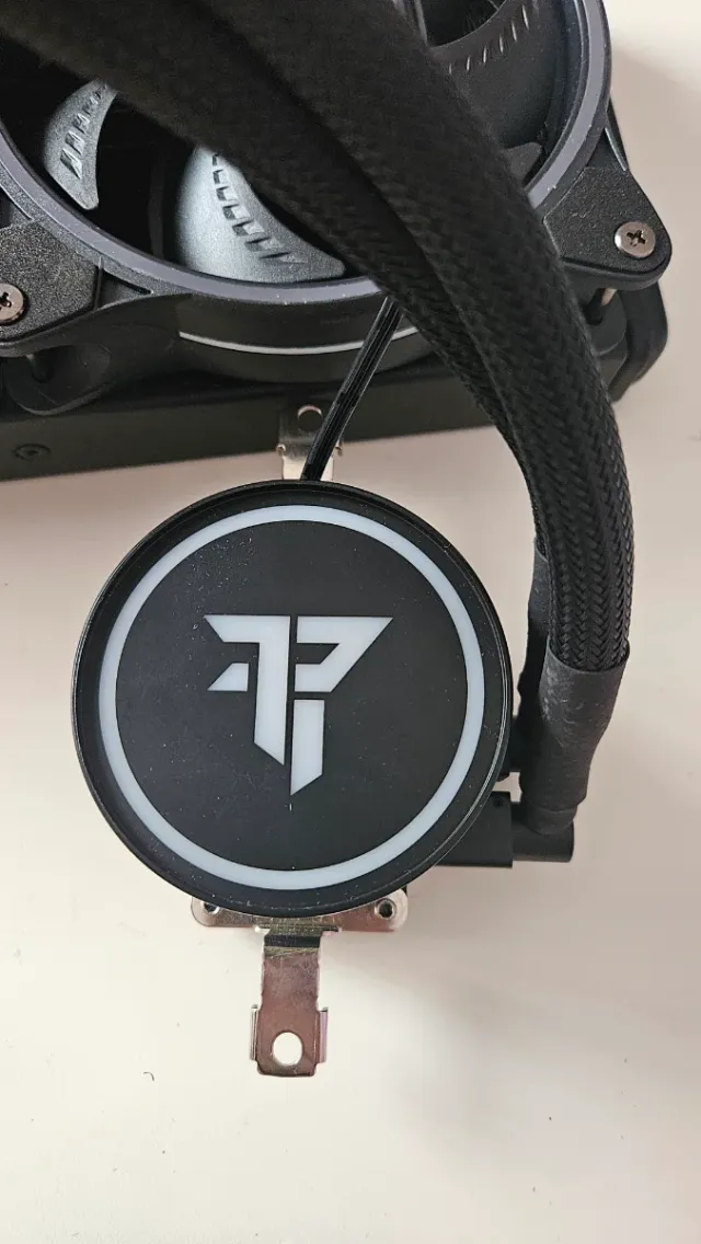 Kit Refrigeración Líquida Tempest 240 RGB