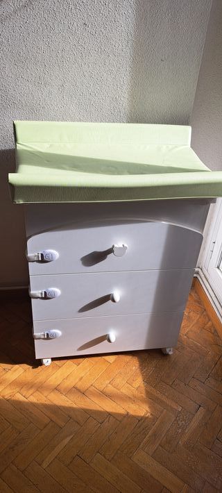 Armario cambiador bebé con bañera