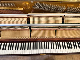 Piano Hohner Acústico Pared