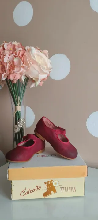 Merceditas rojas niña.