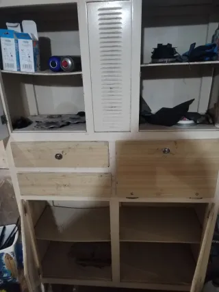 Alacena vintage madera y metal