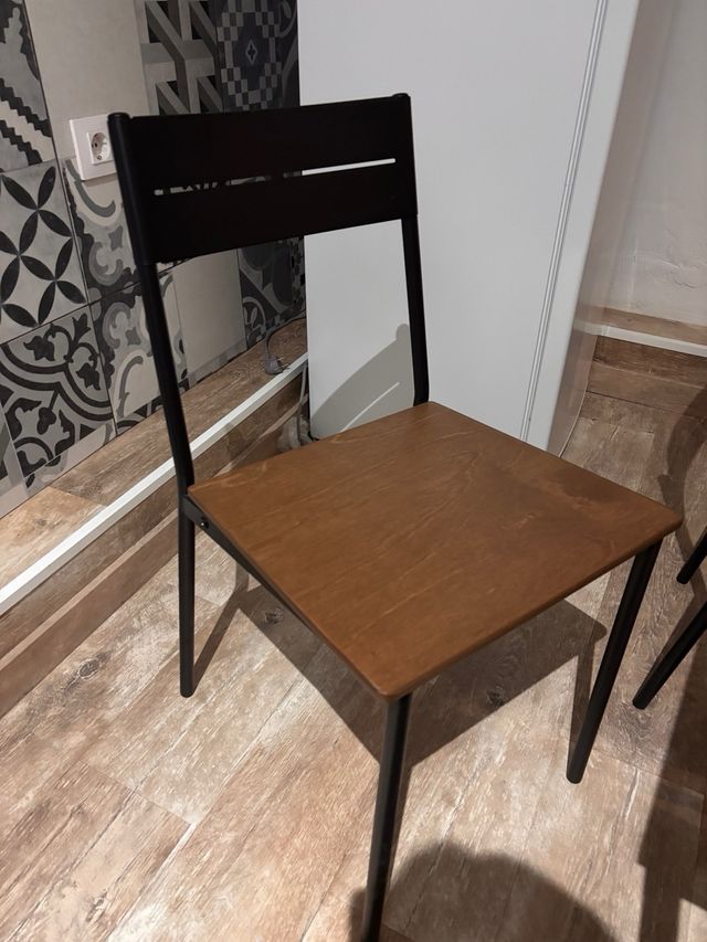 Mesa SANDSBERG y 4 sillas ÖSTANÖ