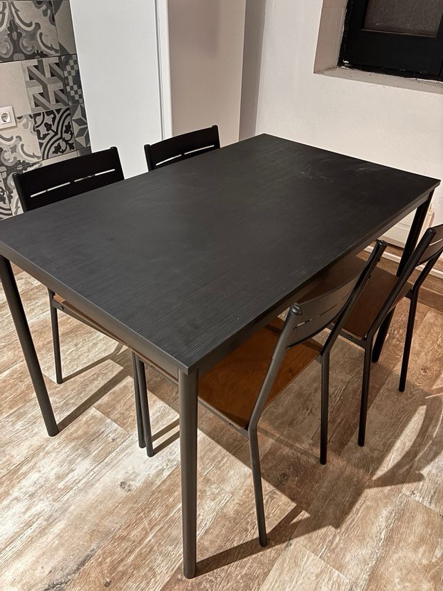 Mesa SANDSBERG y 4 sillas ÖSTANÖ