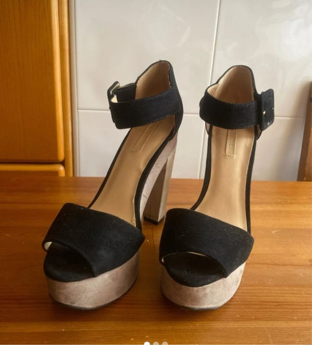 Sandalias Zara Tacón Plataforma Beige y Negro