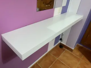 Scrivania per bambini rosa e bianca