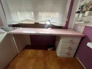 Scrivania per bambini rosa e bianca