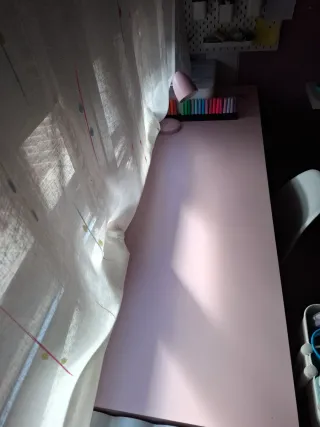 Scrivania per bambini rosa e bianca