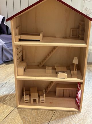 Casita de madera para muñecas medidas 34x55x17cm