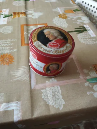 Cajas antiguas y figura de toro regalo anillo