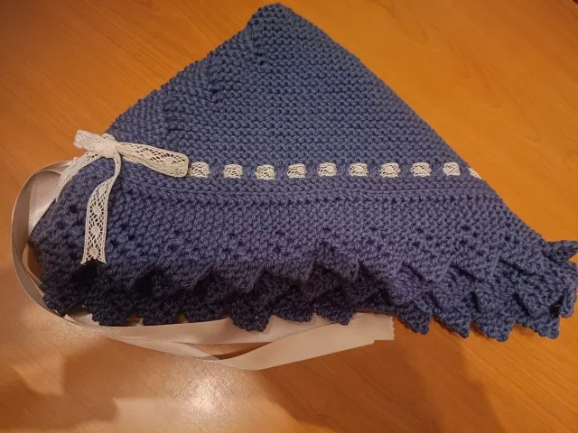 Eskuz egindako tokilla/ Toquilla hecha a mano