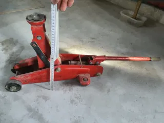 Carrello sollevatore rosso x auto