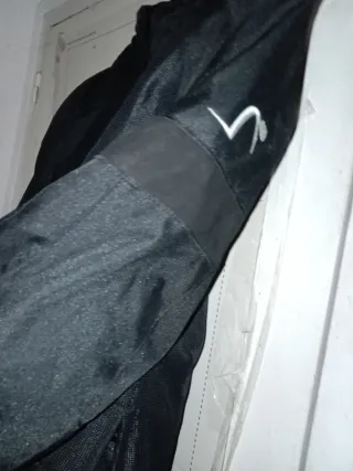 Chaqueta de moto negra