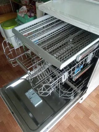 Piezas de Lavavajillas Indesit con fallo eléctrico