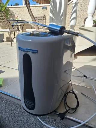 EQUIPO DE OSMOSIS COMPACTO CON MOTOR Y GRIFO.