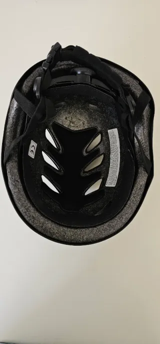 Casco nero satinato