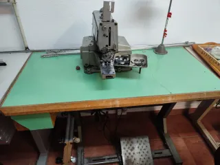 Máquina de coser industrial